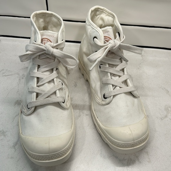 Palladium Pampa Hi L’Original size 8 White Lace Up Boots Lug Sole - Picture 2 of 16